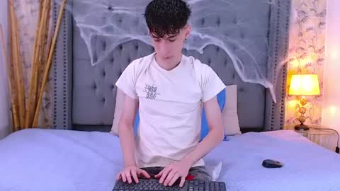 Snapshot of luke_carter chatting on 10.09.25 luke_carter online show from 10.09.25