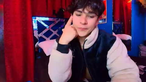 Snapshot of luke_howland chatting on 06.25.26 Luke online show from 06.25.26