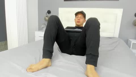 Snapshot of luke_julien chatting on 03.10.25 Luke Julien online show from 03.10.25