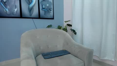 Snapshot of luke_julien chatting on 10.22.25 Luke Julien online show from 10.22.25