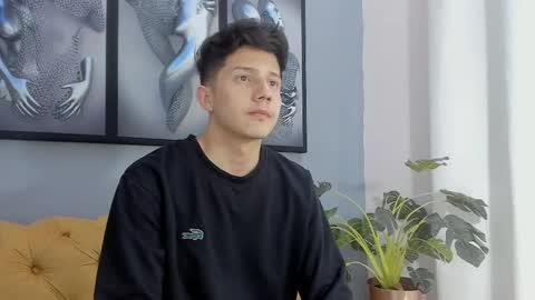 Snapshot of luke_julien chatting on 10.27.25 Luke Julien online show from 10.27.25