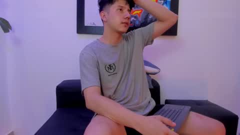 Snapshot of luke_julien chatting on 12.01.25 Luke Julien online show from 12.01.25