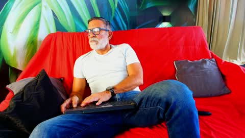 Luke Crews online show from 09.21.25