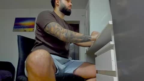 Snapshot of lukedenver chatting on 11.28.25 Luke online show from 11.28.25