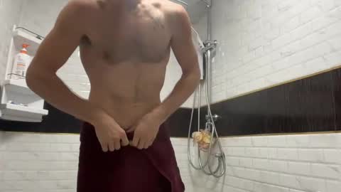 Snapshot of lukegunn22 chatting on 01.04.25 MR. Luke Gunn online show from 01.04.25