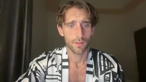 Snapshot of lukegunn22 chatting on 11.08.25 MR. Luke Gunn online show from 11.08.25