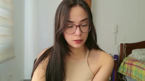 Snapshot of lulibee_ chatting on 06.11.26 Luli online show from 06.11.26