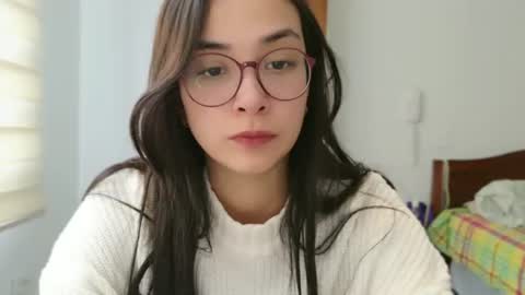 Snapshot of lulibee_ chatting on 06.15.26 Luli online show from 06.15.26
