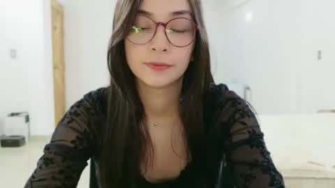 Snapshot of lulibee_ chatting on 06.29.26 Luli online show from 06.29.26
