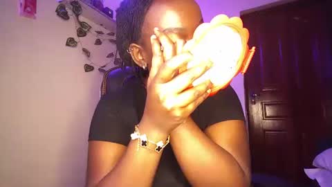 lulu_sparks1 online show from 10.22.25