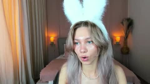 Snapshot of lulualise chatting on 03.17.26 Alise online show from 03.17.26