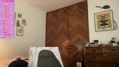 Lulu Mei online show from 09.10.25