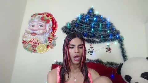 Snapshot of luluu_08 chatting on 12.29.24 LULU online show from 12.29.24