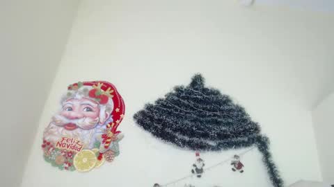 Snapshot of luluu_08 chatting on 12.31.24 LULU online show from 12.31.24