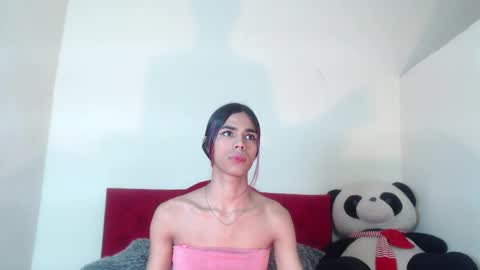 Snapshot of luluu_08 chatting on 02.17.25 LULU online show from 02.17.25