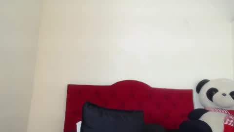 Snapshot of luluu_08 chatting on 03.05.25 LULU online show from 03.05.25