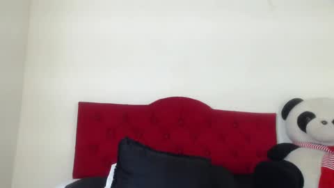 Snapshot of luluu_08 chatting on 03.05.25 LULU online show from 03.05.25