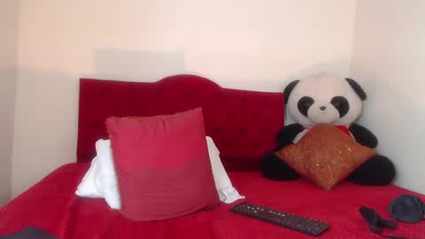 Snapshot of luluu_08 chatting on 03.11.25 LULU online show from 03.11.25