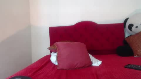 Snapshot of luluu_08 chatting on 03.12.25 LULU online show from 03.12.25