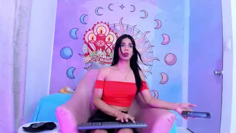 Snapshot of luluu_08 chatting on 01.06.26 LULU online show from 01.06.26