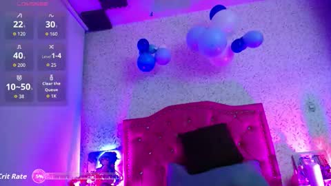 Snapshot of luly_blue chatting on 10.08.25 Luly online show from 10.08.25