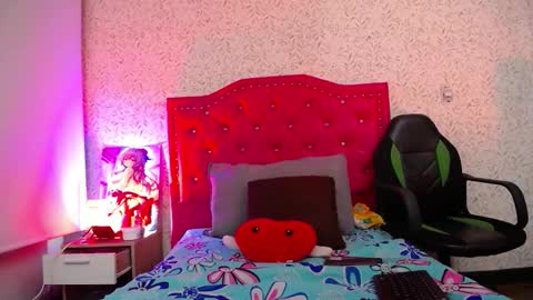 Snapshot of luly_blue chatting on 10.22.25 Luly online show from 10.22.25