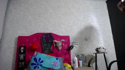 Snapshot of luly_blue chatting on 10.29.25 Luly online show from 10.29.25