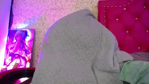 Snapshot of luly_blue chatting on 11.15.25 Luly online show from 11.15.25