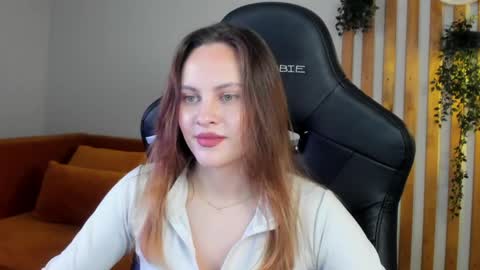 Snapshot of lumerisoren chatting on 05.26.26 lumerisoren online show from 05.26.26