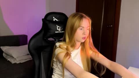 Sia online show from 12.21.25