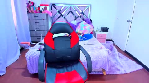 luna_analya online show from 12.19.25