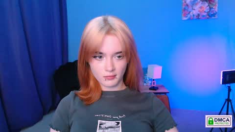 luna_berryy online show from 01.02.25