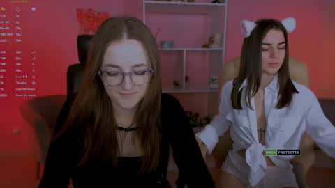 luna_berryy online show from 02.05.25