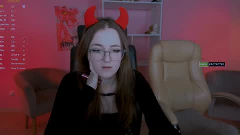 luna_berryy online show from 02.05.25