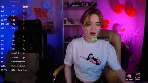 luna_berryy online show from 02.15.25