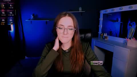 luna_berryy online show from 03.10.25