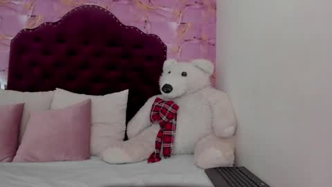 Snapshot of luna_bloomm_ chatting on 05.14.26 Luna Bloom online show from 05.14.26