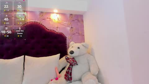 Snapshot of luna_bloomm_ chatting on 05.20.26 Luna Bloom online show from 05.20.26