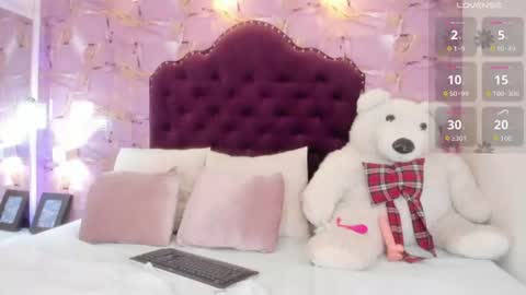 Snapshot of luna_bloomm_ chatting on 06.23.26 Luna Bloom online show from 06.23.26