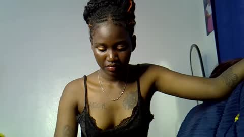 Snapshot of luna_blues chatting on 05.11.26 luna_blues online show from 05.11.26