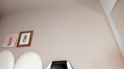 luna_bradley_ online show from 03.25.26