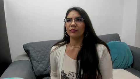 luna  online show from 11.21.25