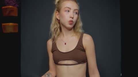 Snapshot of luna_helles chatting on 01.16.26 Elizabeth online show from 01.16.26