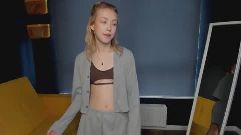 Snapshot of luna_helles chatting on 01.18.26 Elizabeth online show from 01.18.26