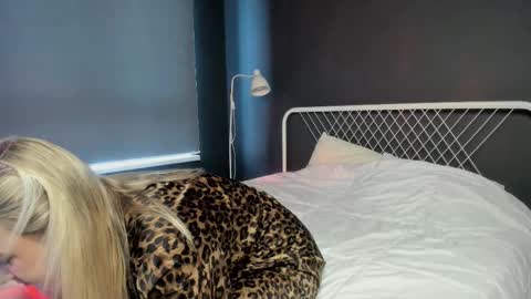 Snapshot of luna_helles chatting on 02.20.26 Elizabeth online show from 02.20.26