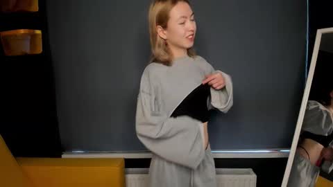 Snapshot of luna_helles chatting on 02.21.26 Elizabeth online show from 02.21.26