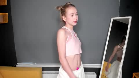 Snapshot of luna_helles chatting on 02.28.26 Elizabeth online show from 02.28.26