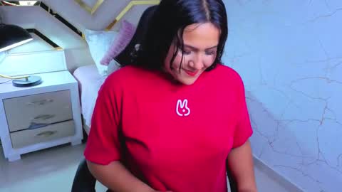 Snapshot of luna_jonez2 chatting on 11.26.25 Luna Jonez online show from 11.26.25