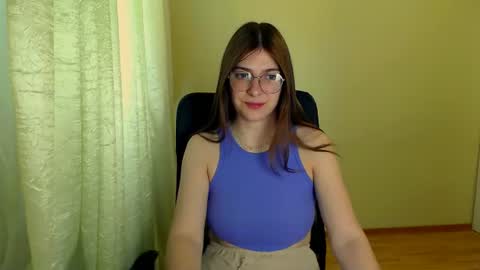 Snapshot of luna_lush_ chatting on 06.25.26 Luna online show from 06.25.26