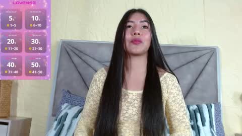 Snapshot of luna_maisonn chatting on 06.08.26 LUNA online show from 06.08.26